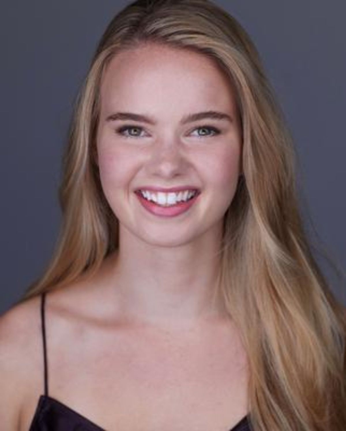 Alexa Elmy Headshot