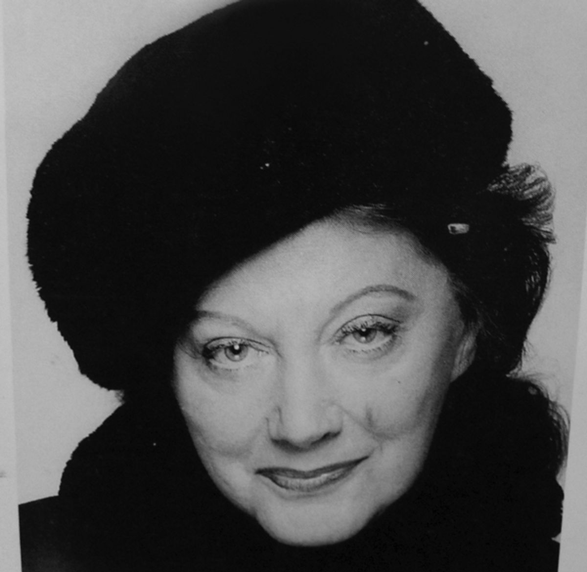 Lynne Charnay Headshot