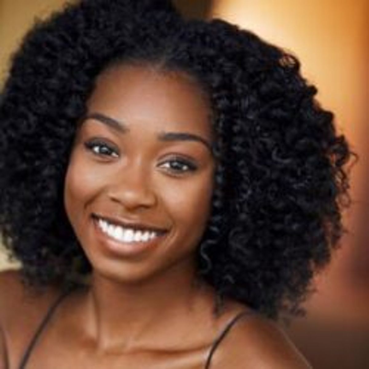 Rachel Webb Headshot