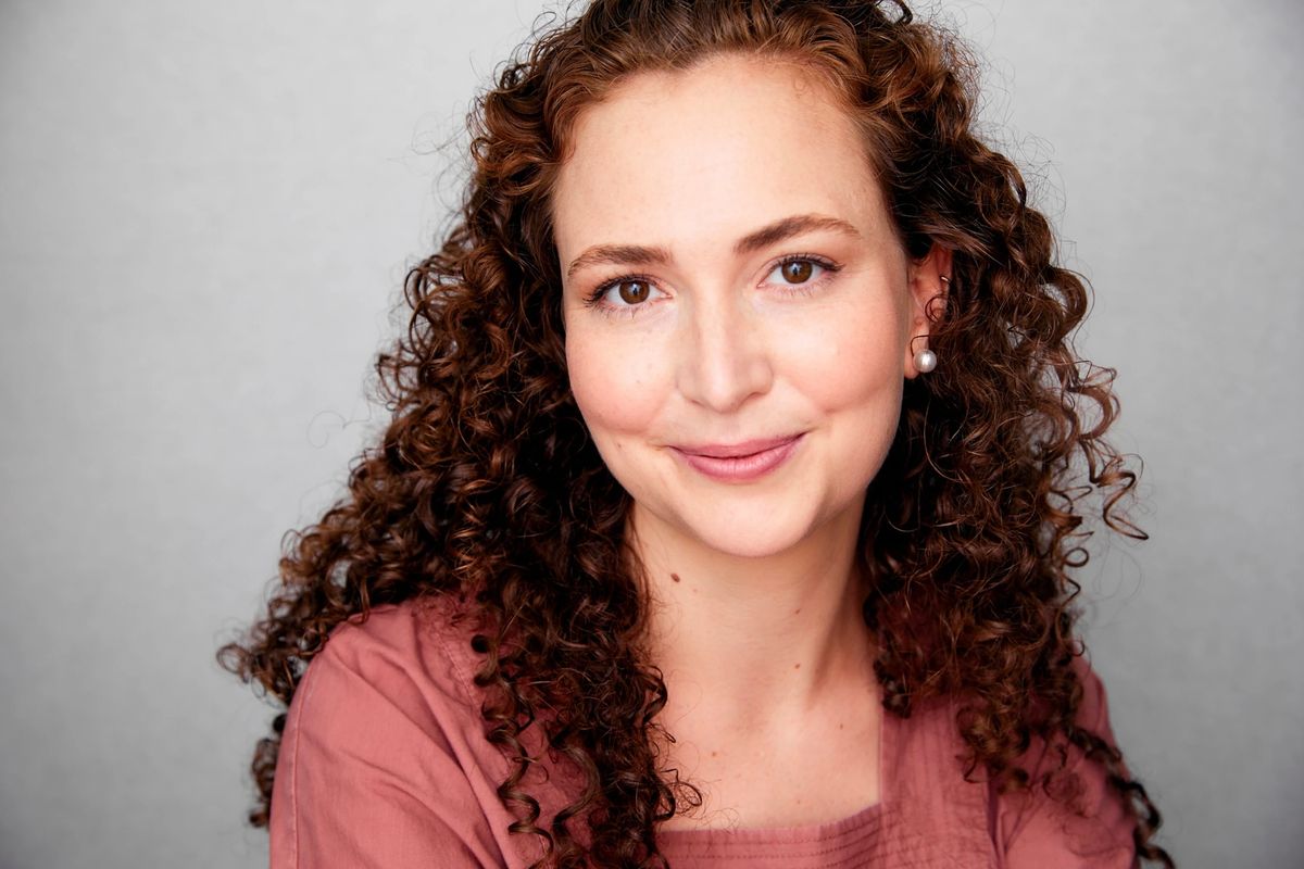 Julia Baker Headshot