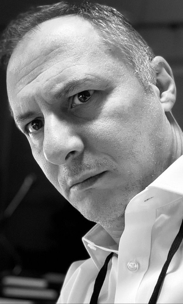 Eliot Giuralarocca Photo