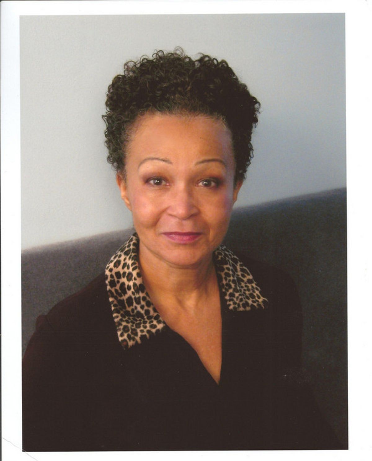 Lizan Mitchell Headshot