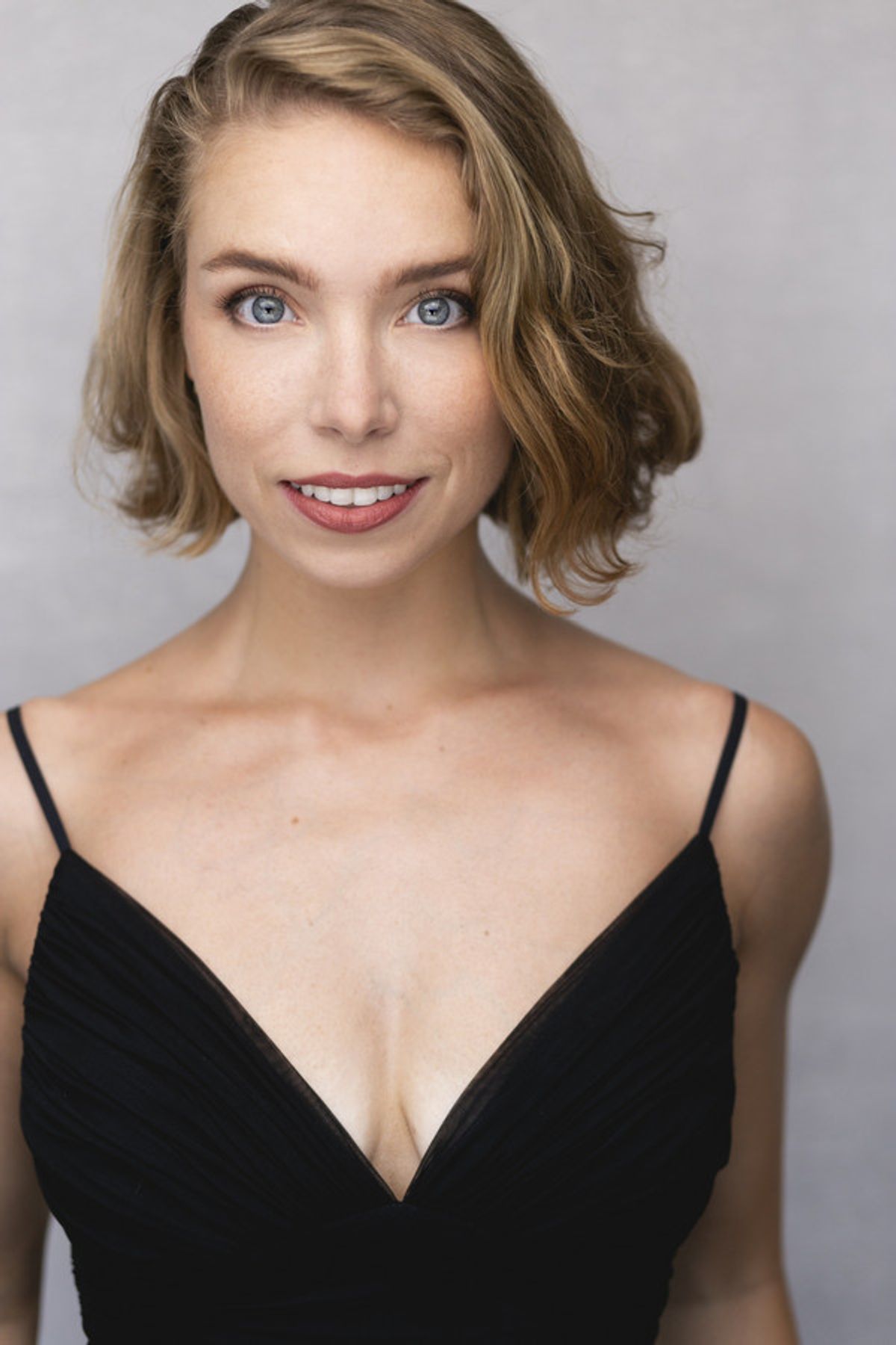 Fiona Claire Huber Headshot
