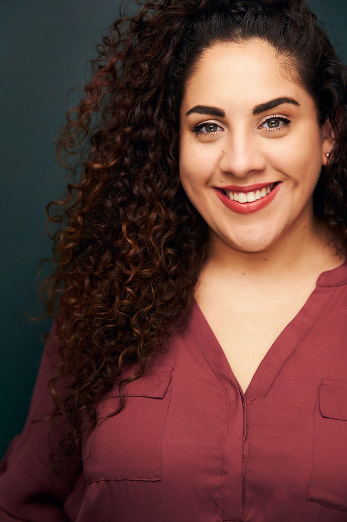 Ariana Valdes Headshot