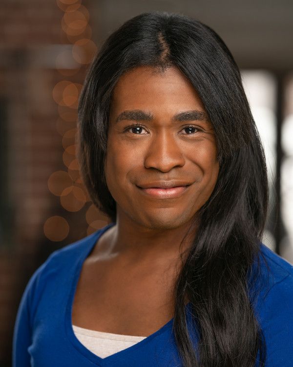 Ava Davis (i) Photo