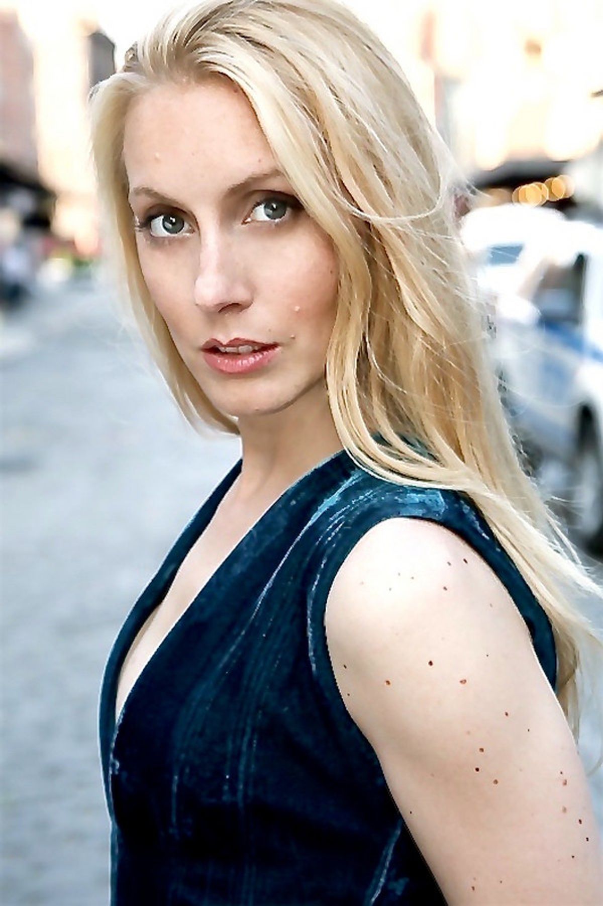 elizabeth narciso Headshot