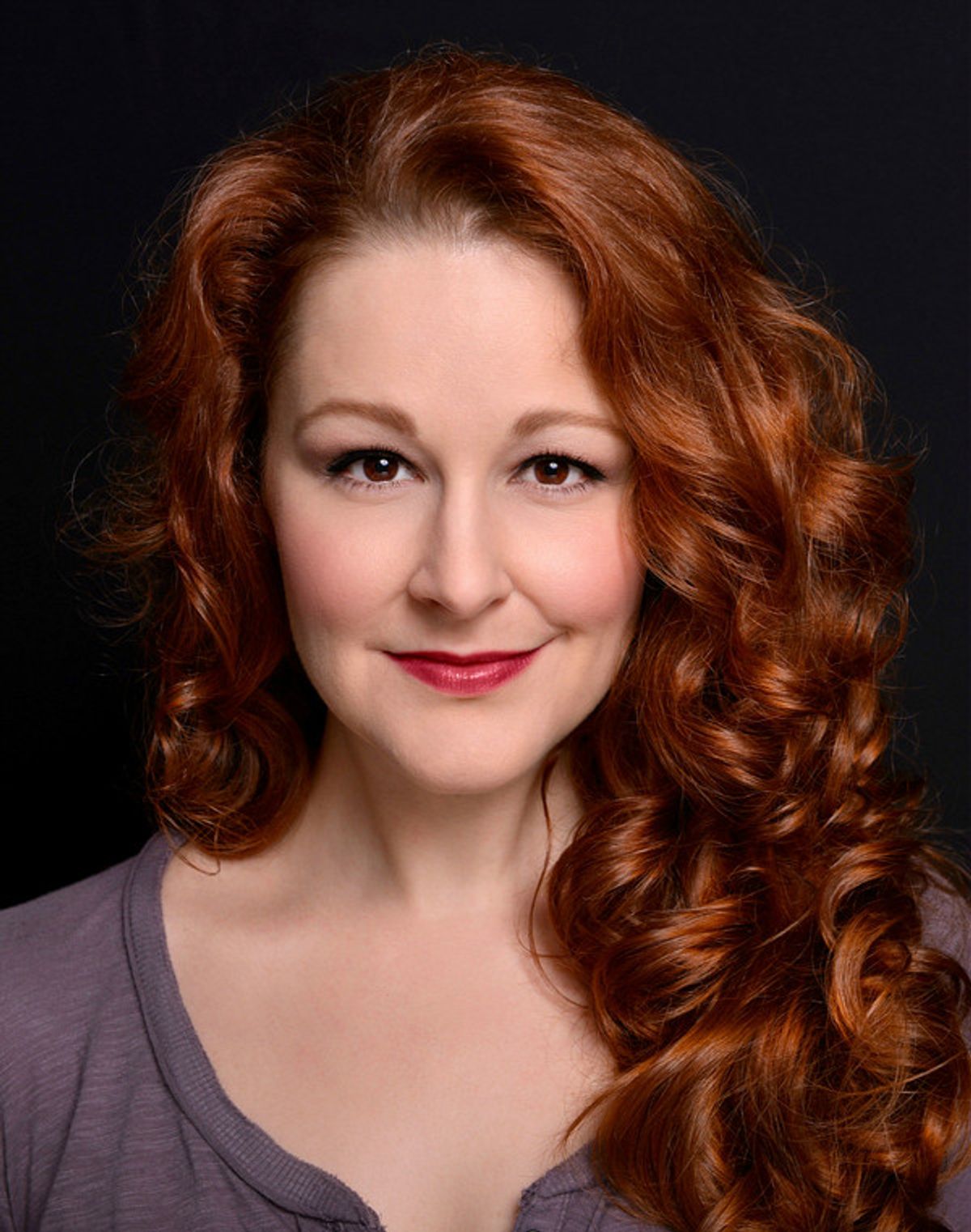 Rebecca Robbins Headshot