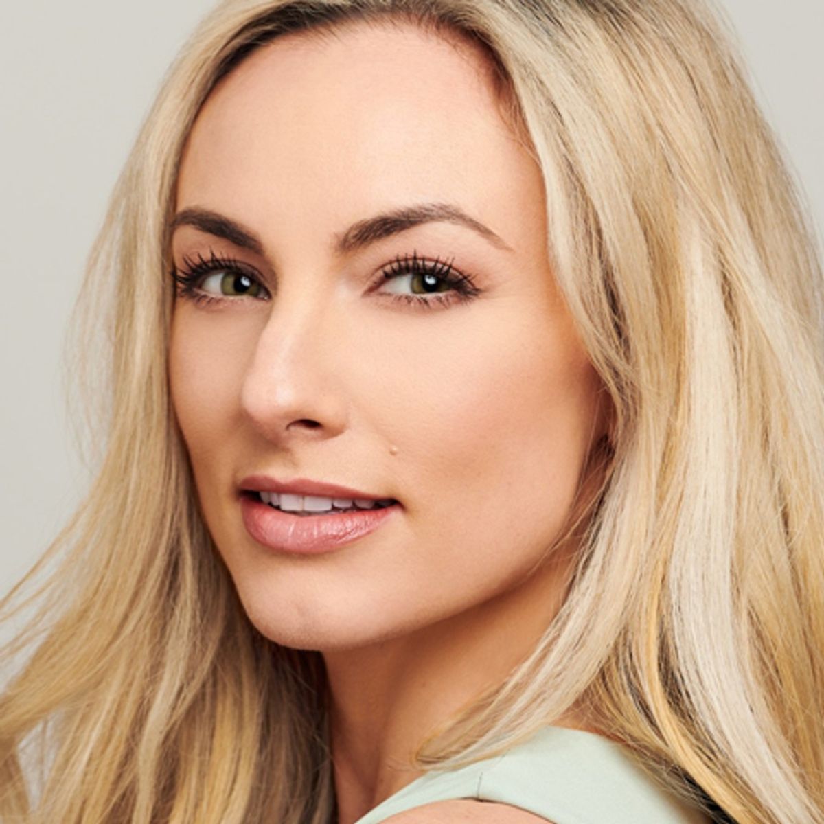 Sarah Meahl Headshot