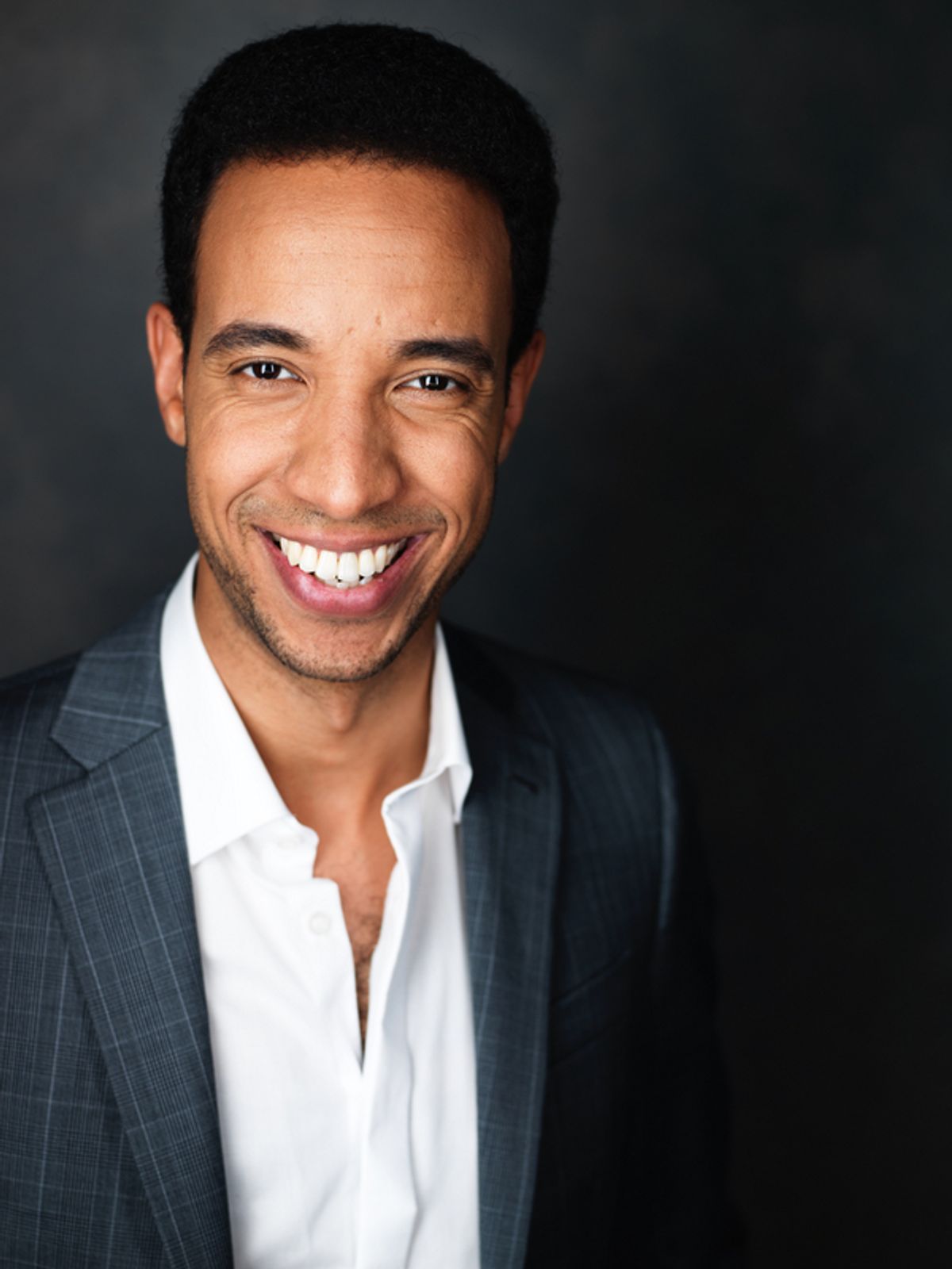 Sean Mayes Headshot