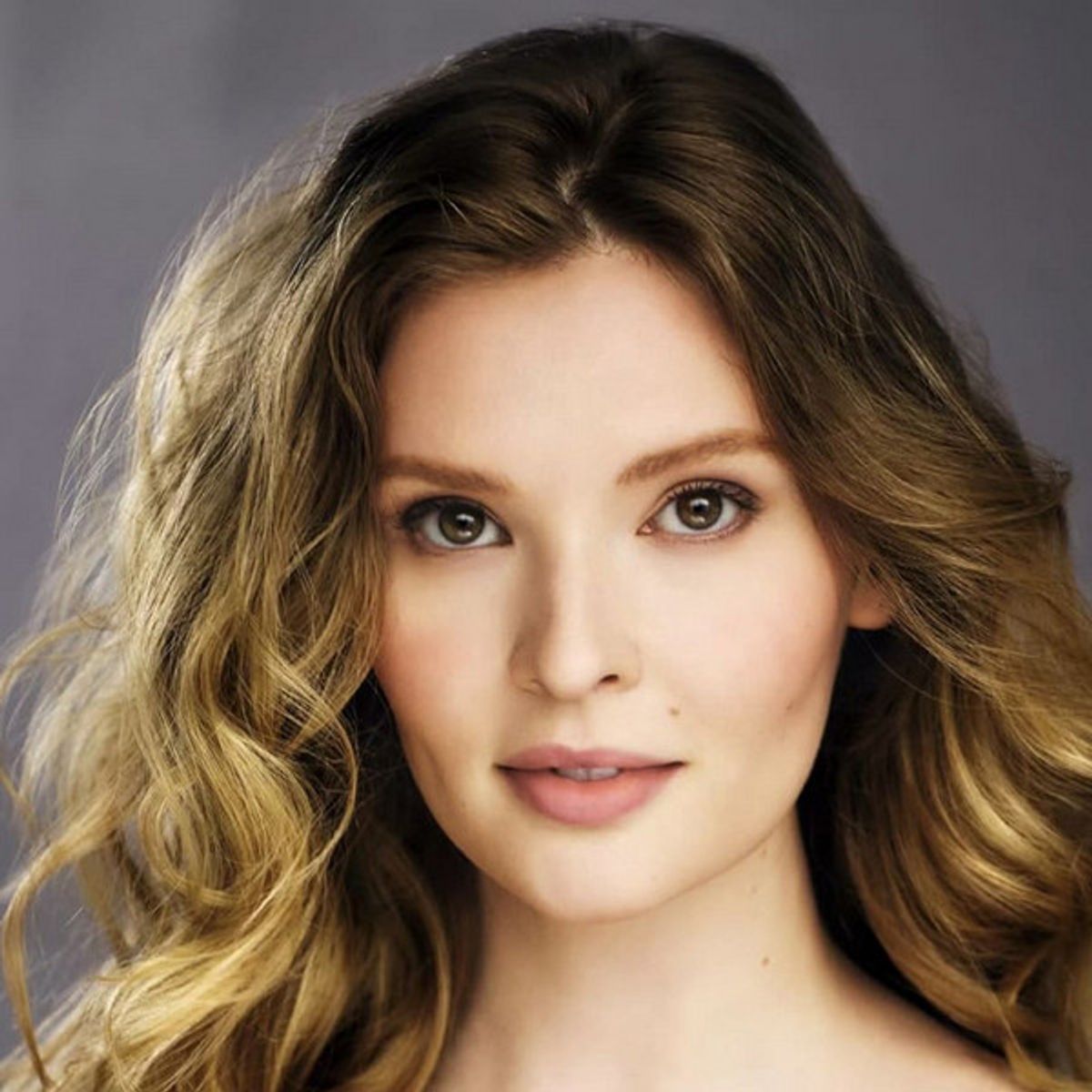 Victoria Oliver Headshot