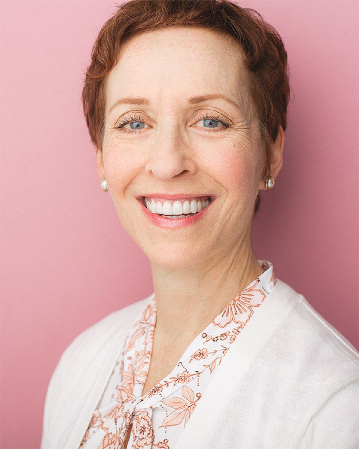 Kelly Lester Headshot