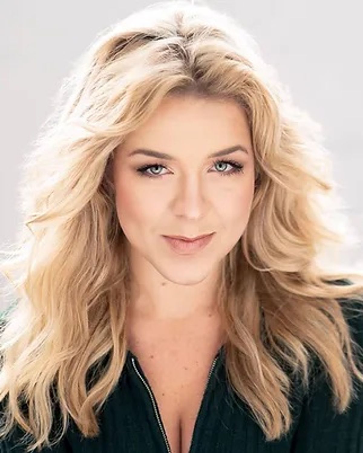 Bailey Blaise Headshot