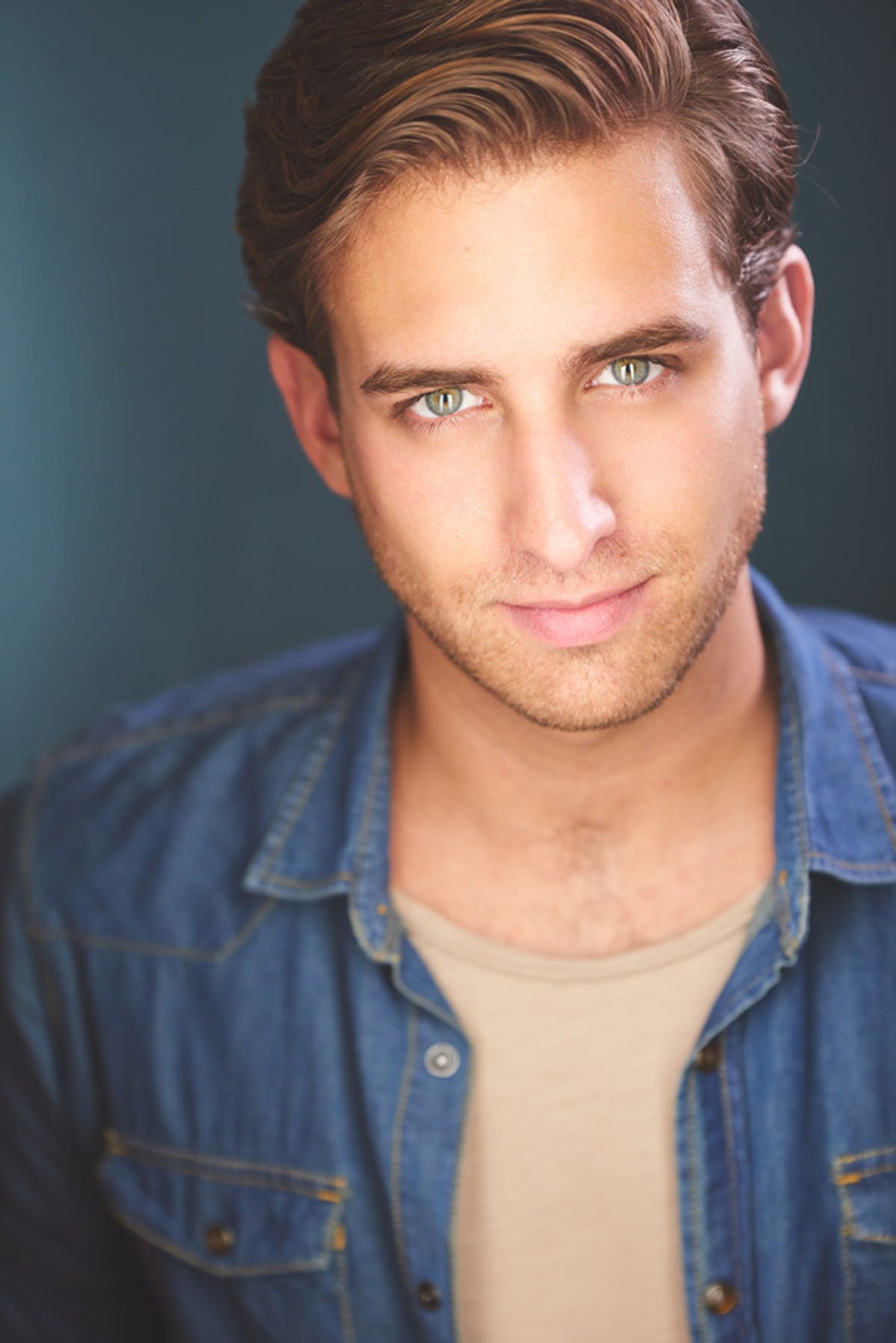 Javier Manente Headshot
