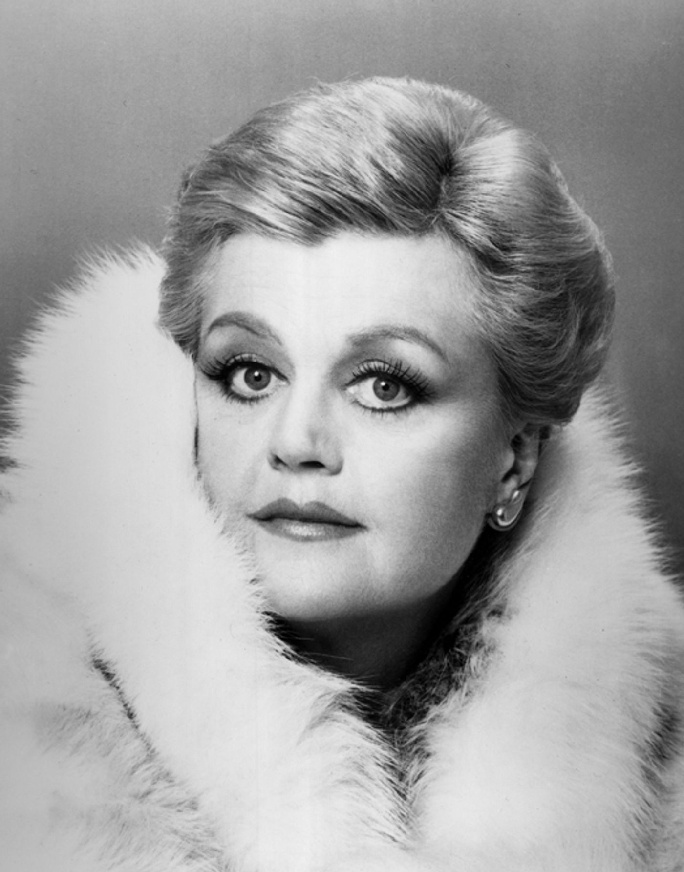 BWW Exclusive: ALL EYES ON ANGELA LANSBURY; Richard Jay-Alexander Talks to the Accomplished Star  Image