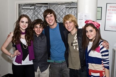 Elizabeth Egan Gillies, Aaron Simon Gross, Jake Wilson, Eric Nelson and Ariana Grande Photo