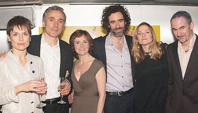 Amelia Bullmore, Ben Miles, Amanda Root, Stephen Mangan, Jessica Hynes, and Paul Ritt Photo