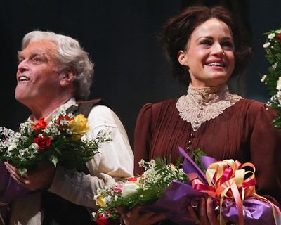 Brian Dennehy and Carla Gugino Photo