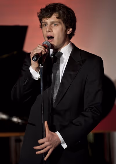 Jonathan Groff Photo