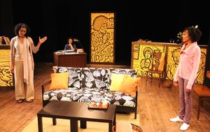 Kim Brockington, Linda Powell and Eisa Davis @ BroadwayWorld Kim Brockington, Linda Powell and Eisa Davis Photo