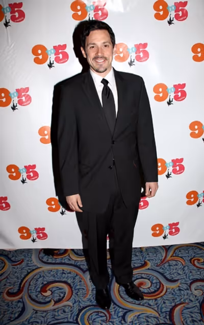 Steve Kazee

 Photo