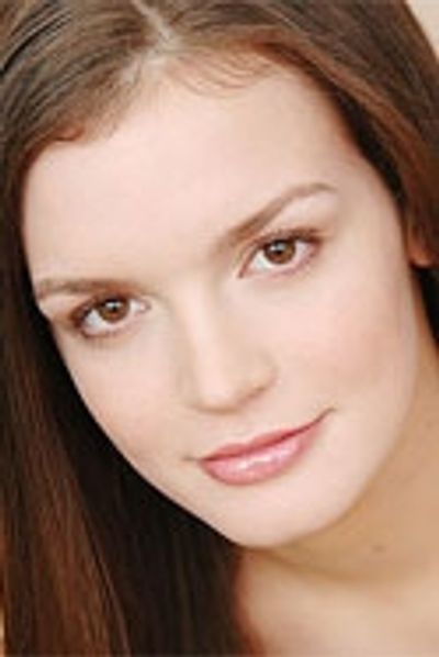 Jennifer Damiano Photo