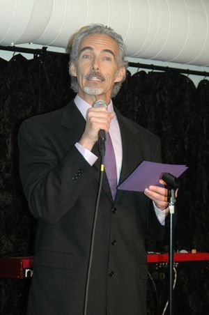 Scott Willis of the current production starts the evening Photo