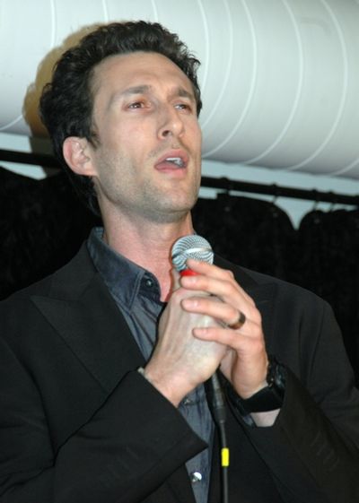 Aaron Lazar Photo