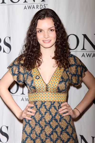 Jennifer Damiano Photo