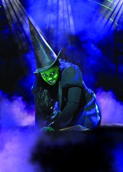 Photos: West End WICKED Welcomes Kelly, Anderson on 5/11 — photo 1 of 6