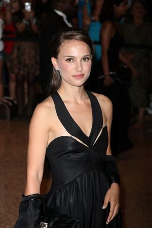 Natalie Portman @ BroadwayWorld Natalie Portman Photo