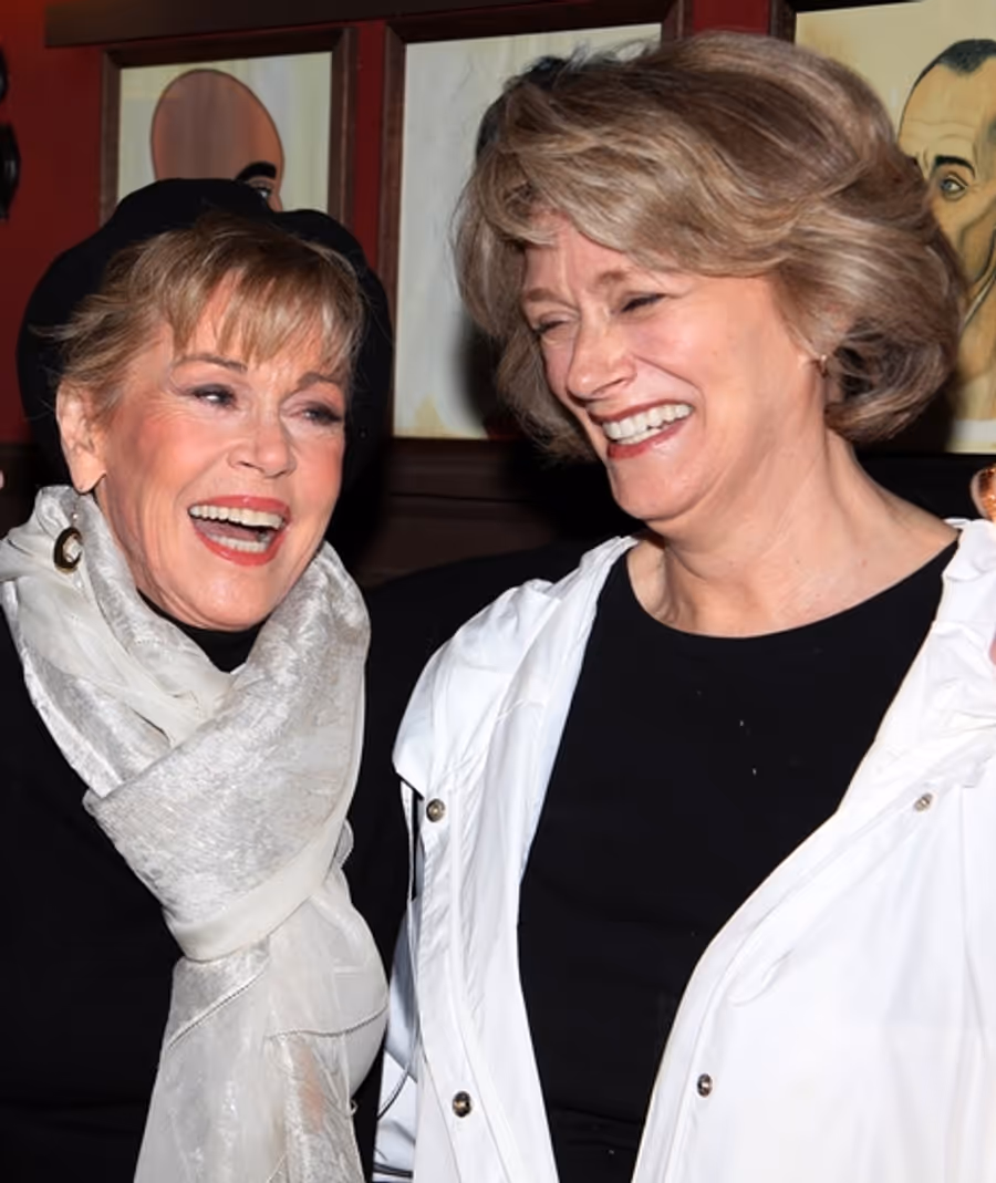 Photo Coverage: 33 Variations Star Jane Fonda's Caricature Unveiled at Sardi's Image