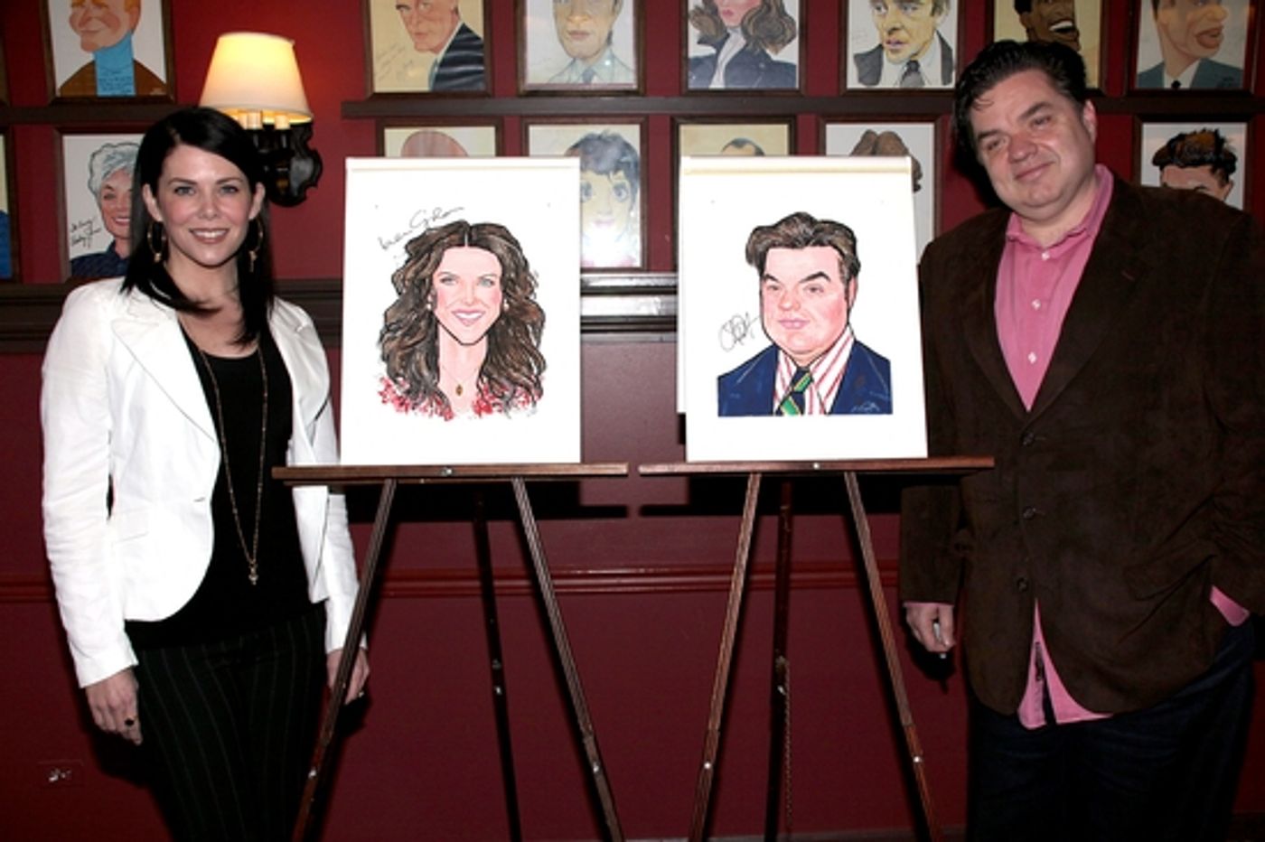 Photo Coverage: 'GUYS and DOLLS' Stars Lauren Graham and Oliver Platt Join the Sardi's 'Wall of Fame'  Image