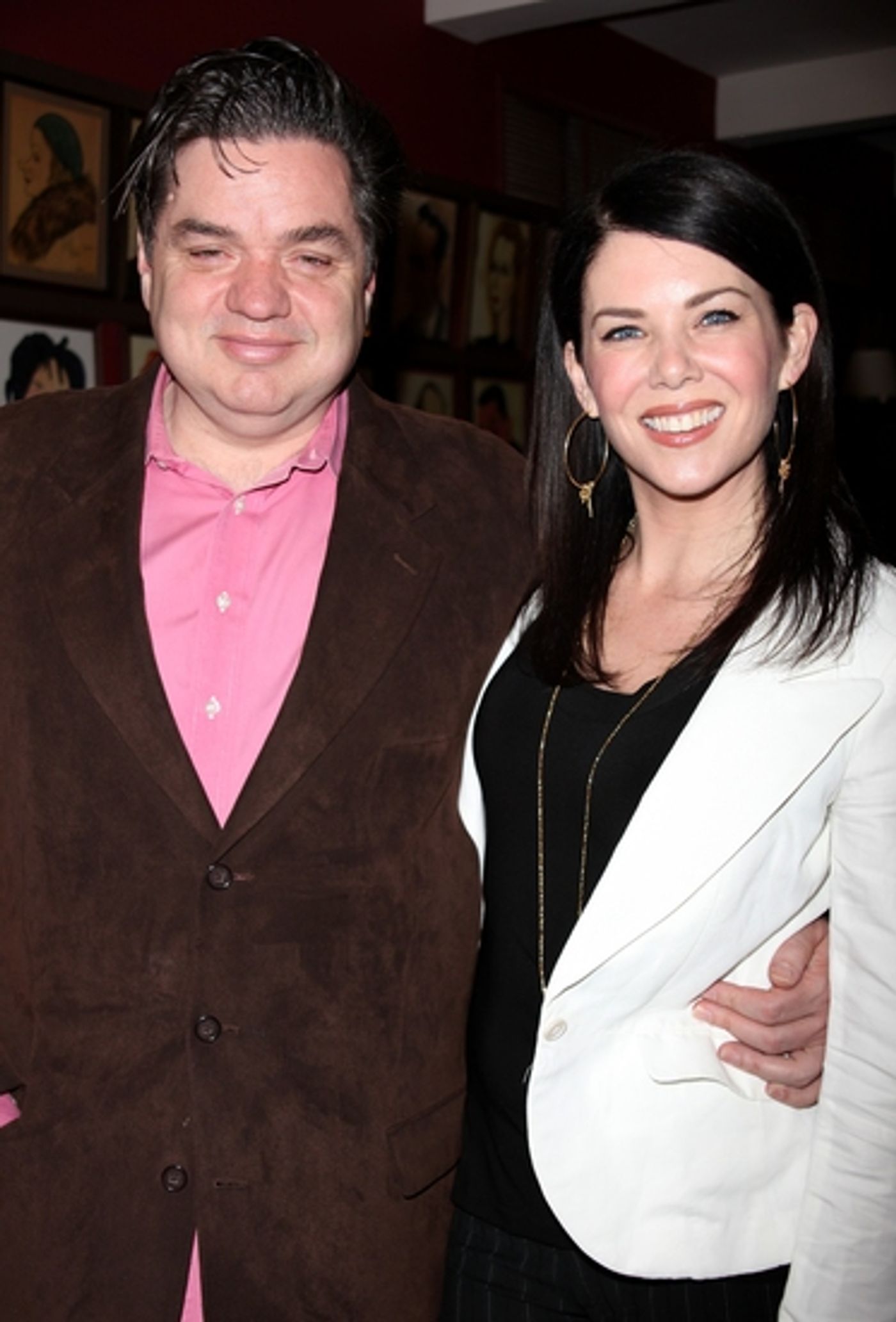 Photo Coverage: 'GUYS and DOLLS' Stars Lauren Graham and Oliver Platt Join the Sardi's 'Wall of Fame'  Image