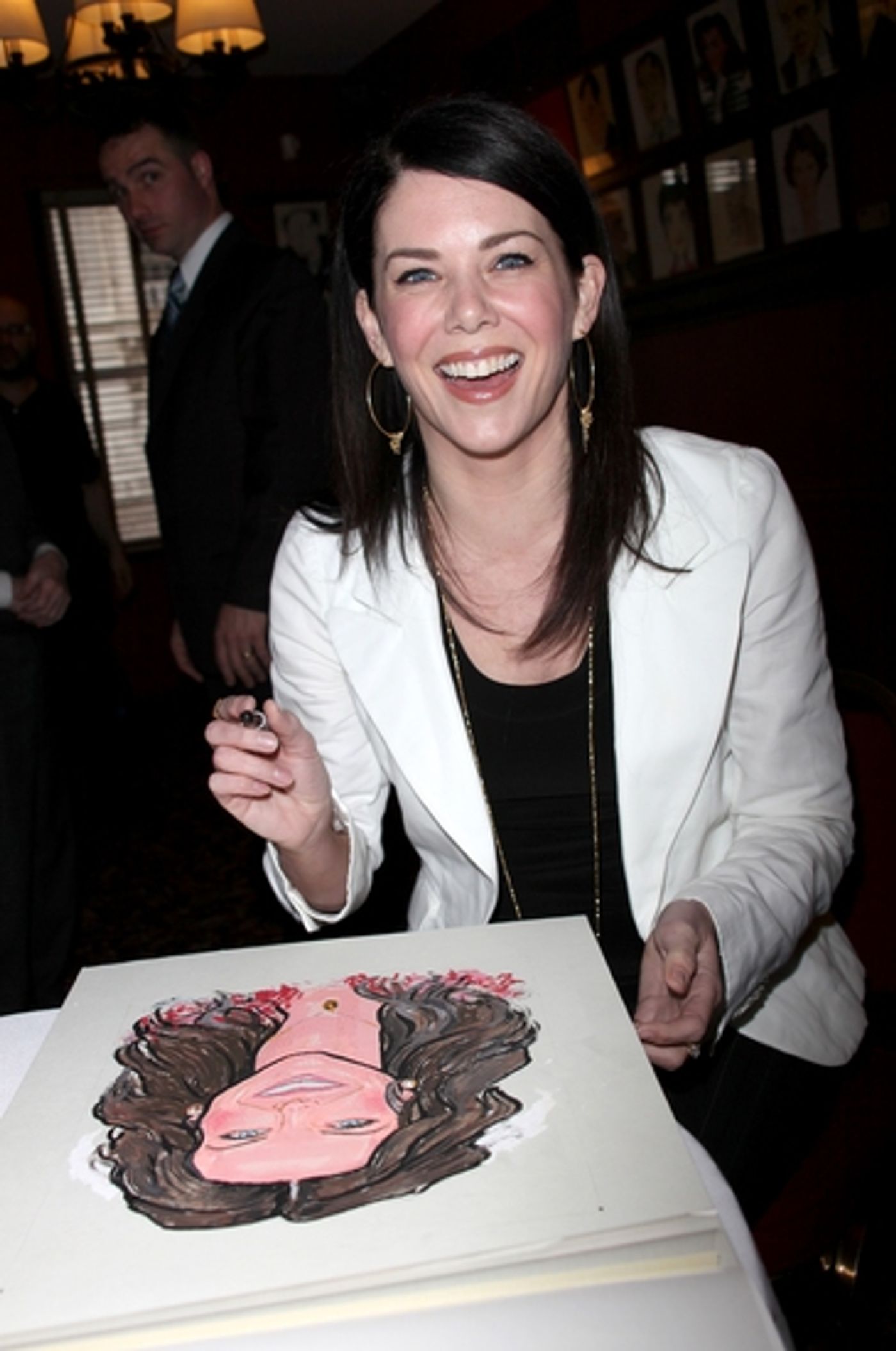 Photo Coverage: 'GUYS and DOLLS' Stars Lauren Graham and Oliver Platt Join the Sardi's 'Wall of Fame'  Image
