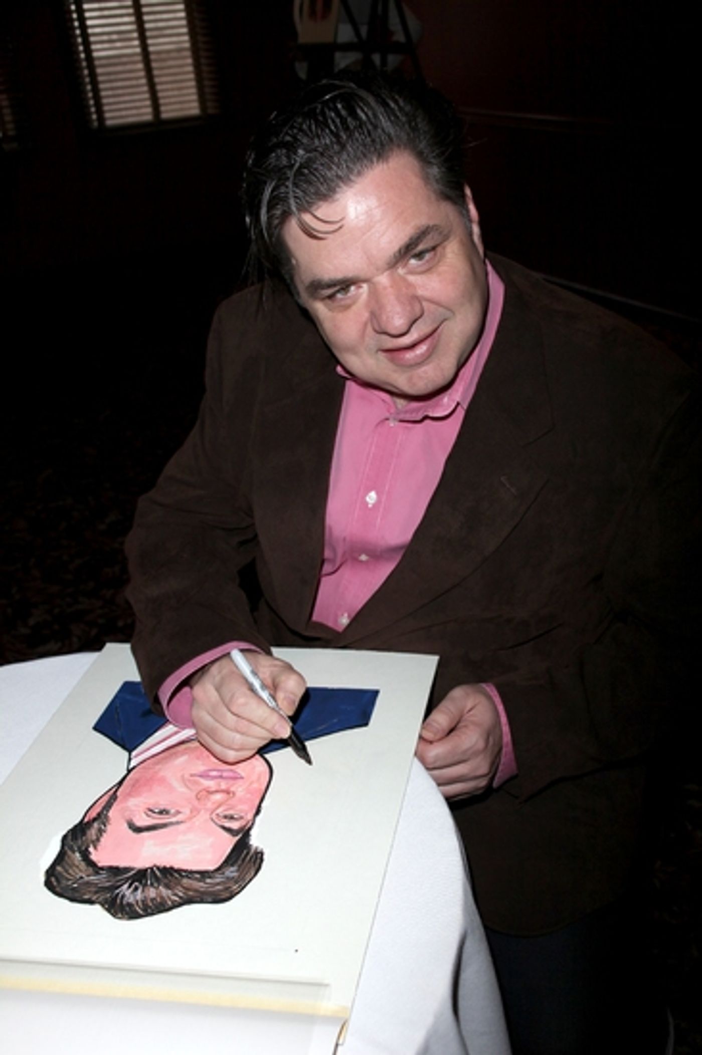 Photo Coverage: 'GUYS and DOLLS' Stars Lauren Graham and Oliver Platt Join the Sardi's 'Wall of Fame'  Image