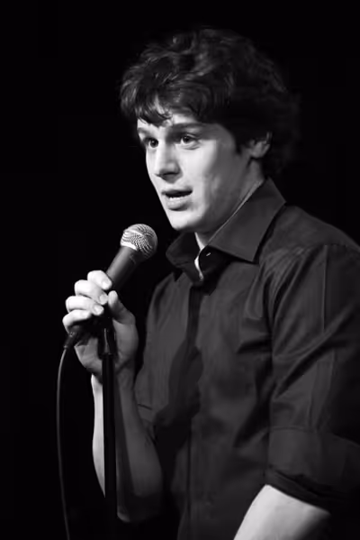 Jonathan Groff Photo