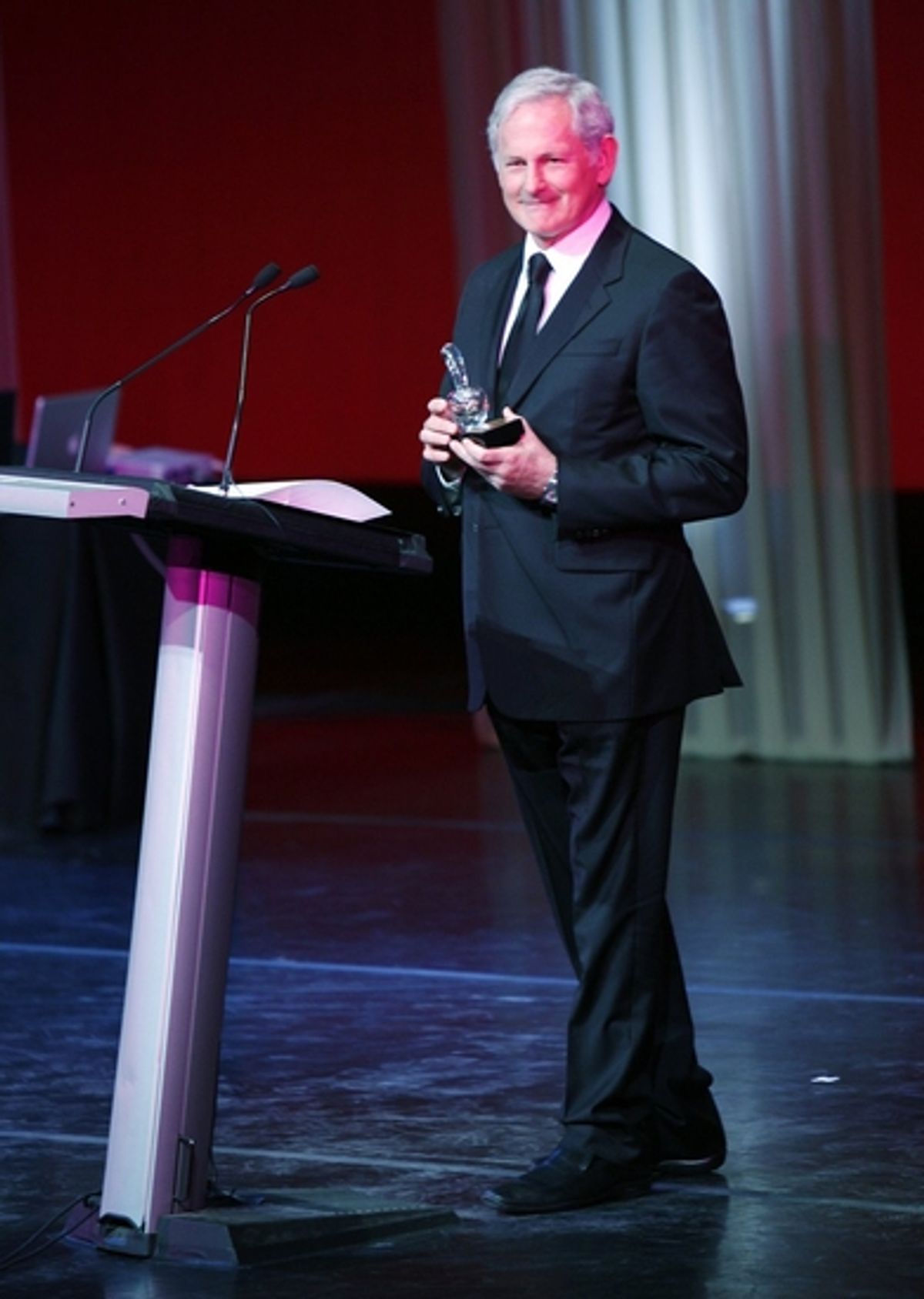 Victor Garber at 2009 Drama Desk Awards - Part 1