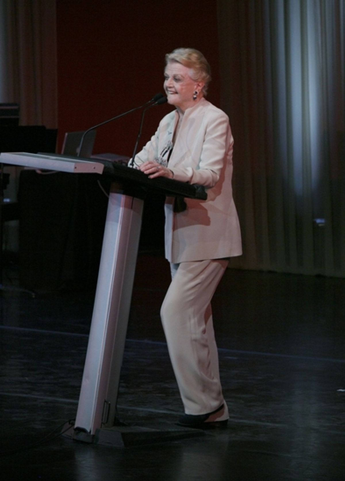 Angela Lansbury at 2009 Drama Desk Awards - Presentation 2