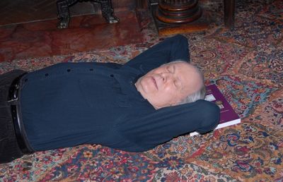 David Margulies relaxing before the show Photo