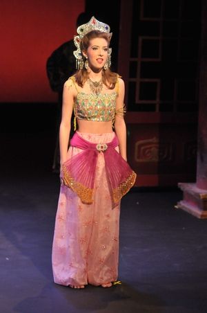 Chloe Locarro @ BroadwayWorld Chloe Locarro Photo