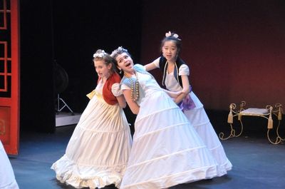 Leah Lane, Cecila Whitney and Olivia Richert Photo