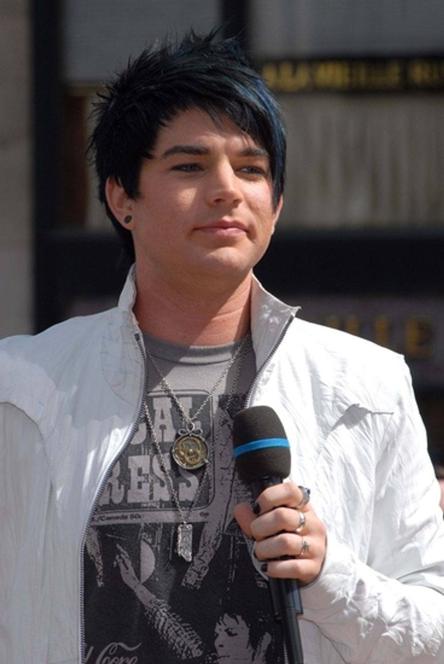 Photo Flash: 'IDOL' Star Adam Lambert Visits CBS's Early Show Image