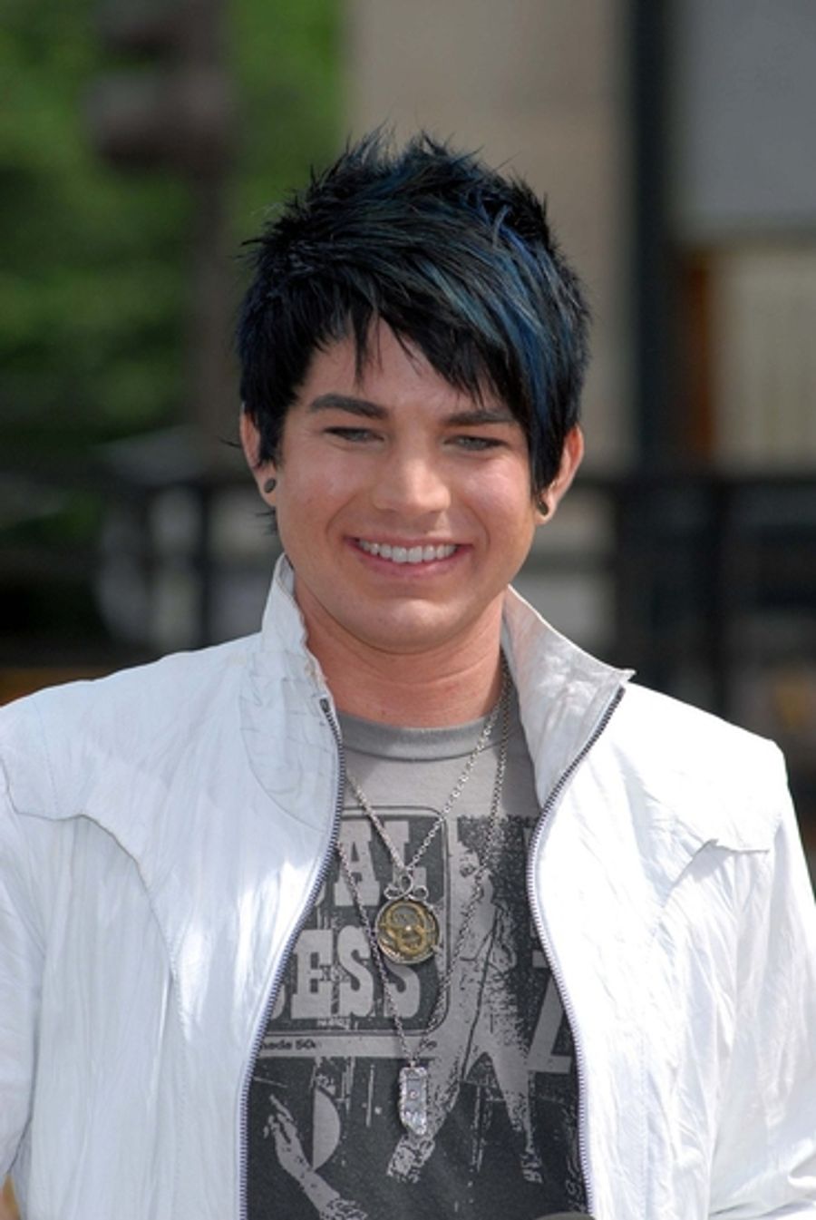 Photo Flash: 'IDOL' Star Adam Lambert Visits CBS's Early Show Image