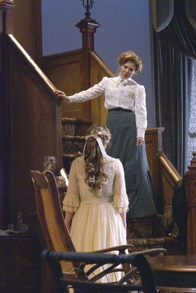 Kathryn Meisle and Lindsey Wochley Photo