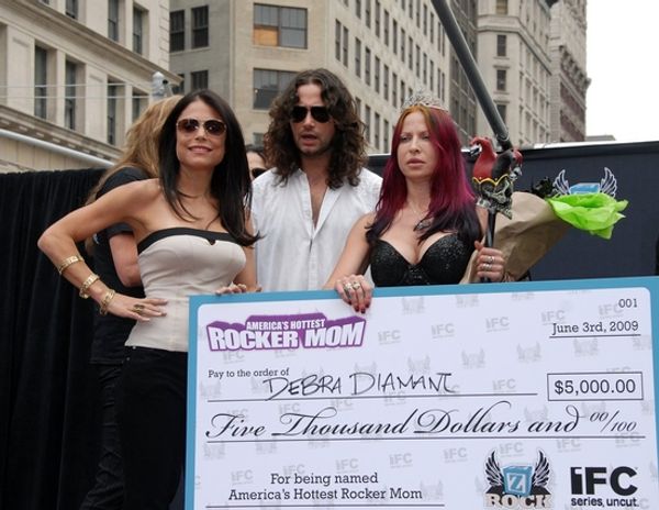 Bethenny Frankel and Constantine Maroulis rock on! Photo