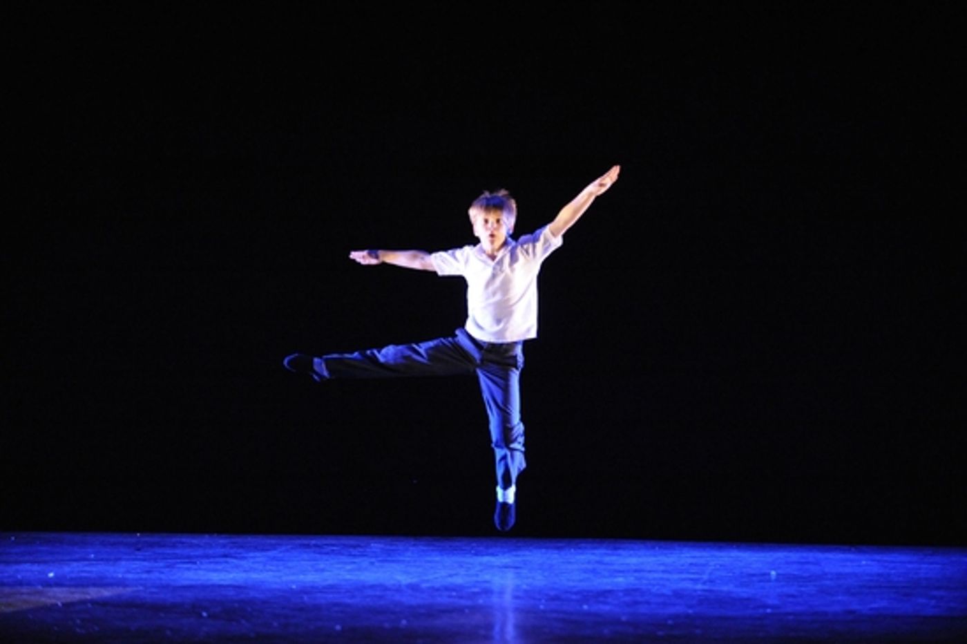 Photo Flash: Billy Elliot The Musical At Victoria Palace Theatre  Image