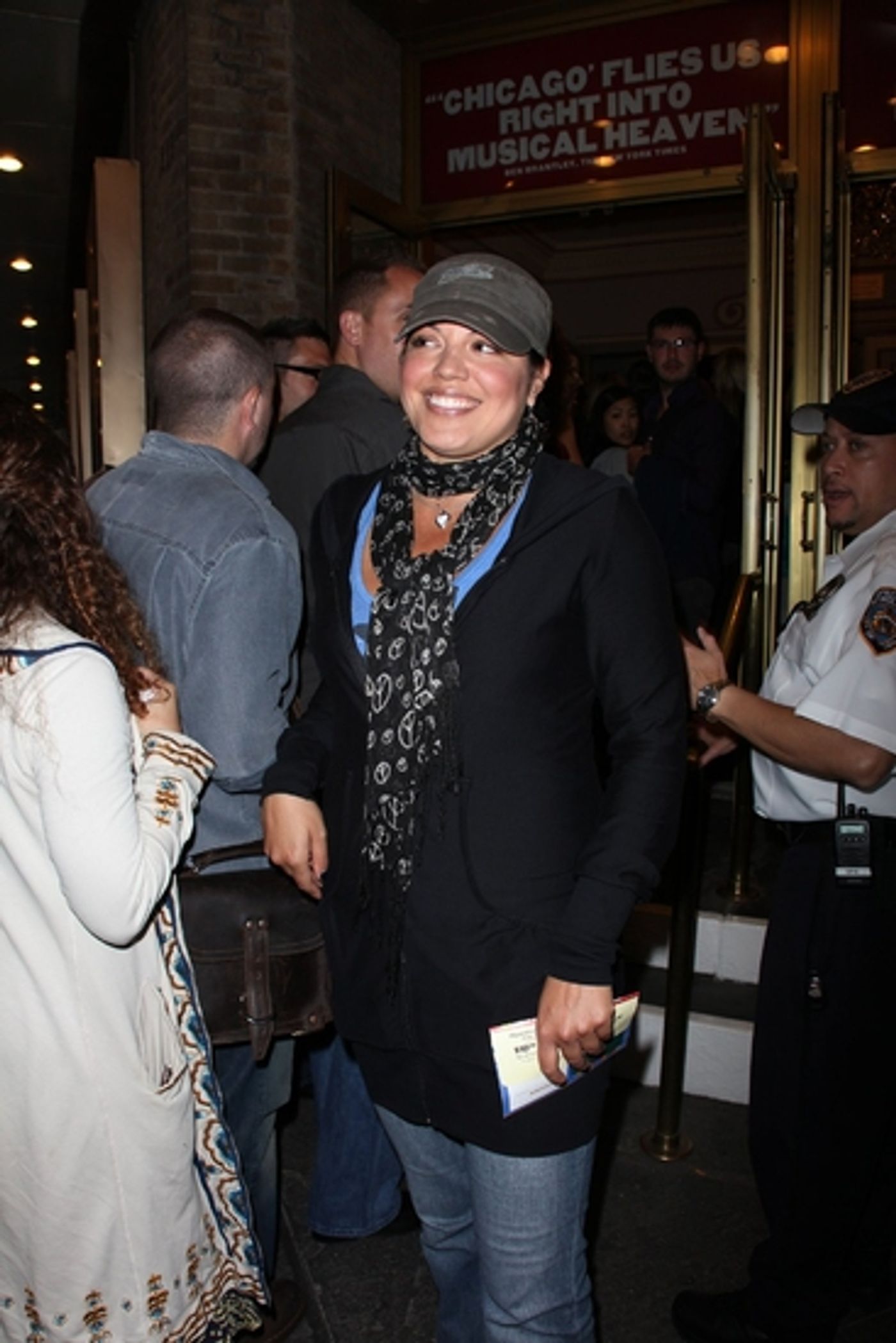 Photo Coverage: CHICAGO Welcomes Chandra Wilson - Arrivals and Stage Door Fun!  Image