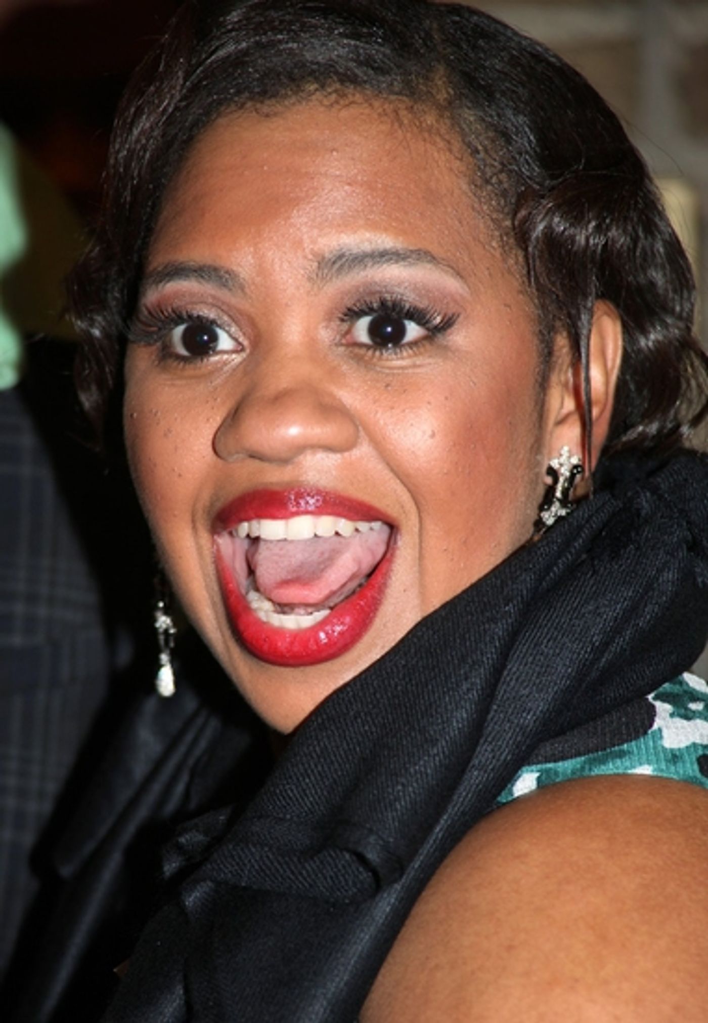 Photo Coverage: CHICAGO Welcomes Chandra Wilson - Arrivals and Stage Door Fun!  Image