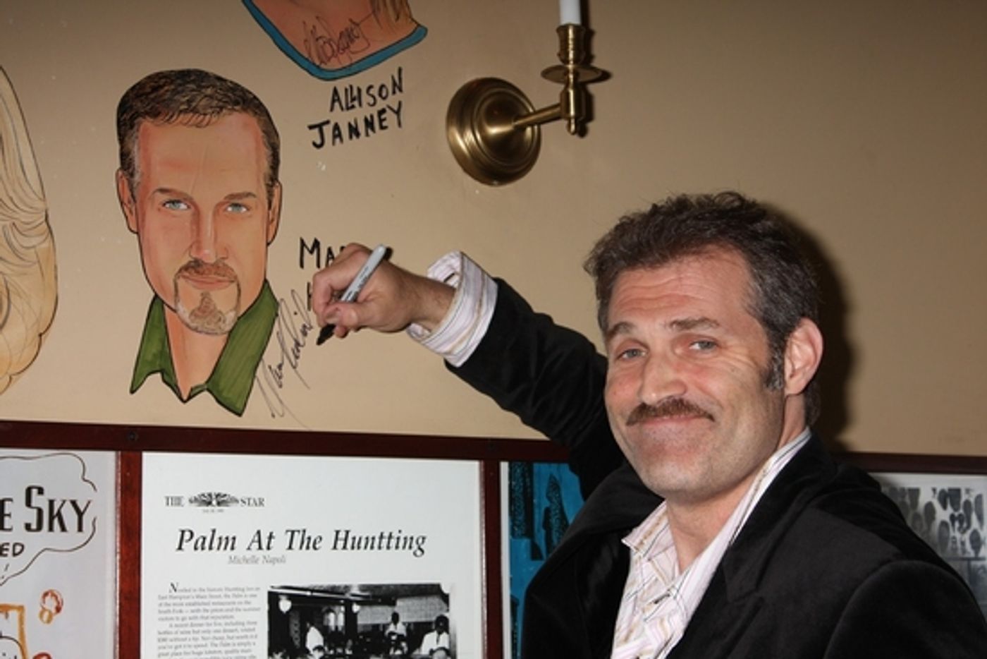 Photo Coverage: 9 TO 5: The Musical Joins the Wall at The Palm!  Image