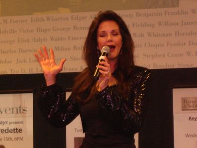 Lynda Carter Photo